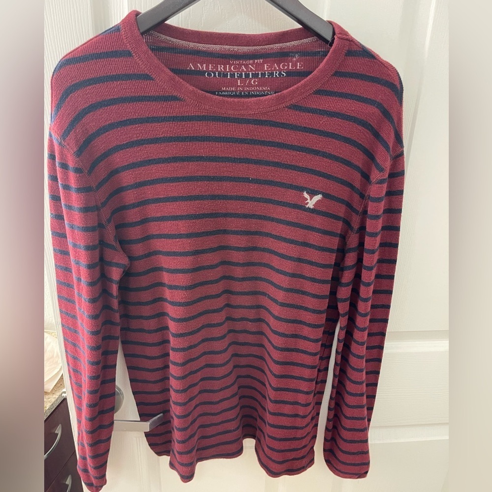 American Eagle Outfitters Men's Burgundy and Navy Striped Long Sleeve Tee